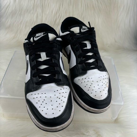 NIKE DUNK LOW SNEAKERS SIZE 8 WOMAN - Picture 1 of 7